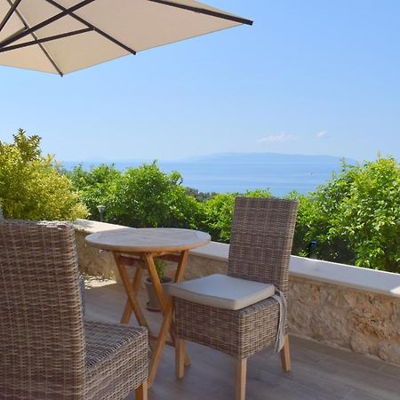 Diana Suites Трапезаки Екстериор снимка